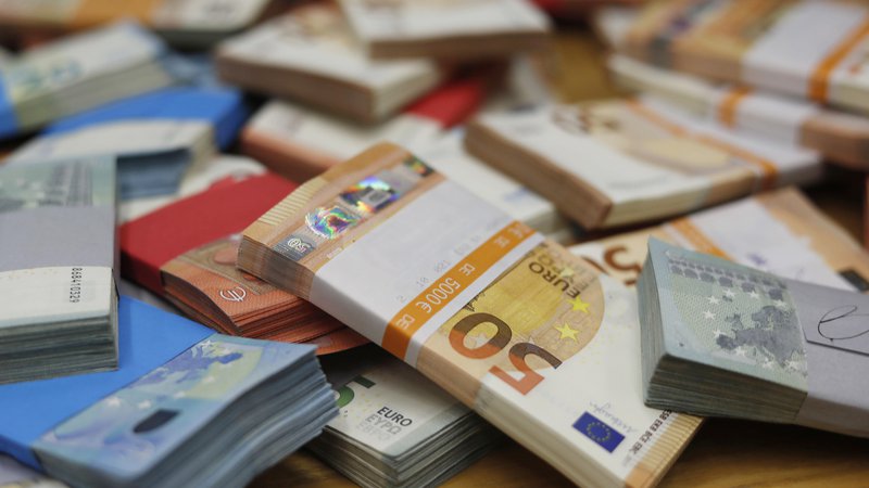 Fotografija: Sistem obdavčitve v Sloveniji je dokaj stabilen. FOTO: Leon Vidic/Delo