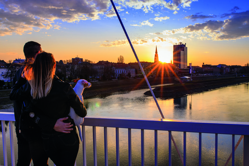 Fotografija: Kolesarske steze ob reki Dravi so idealne za raziskovanje naravnih lepot, sprehajalne poti ob reki pa ponujajo mir in sprostitev. FOTO: TS mesta Osijek