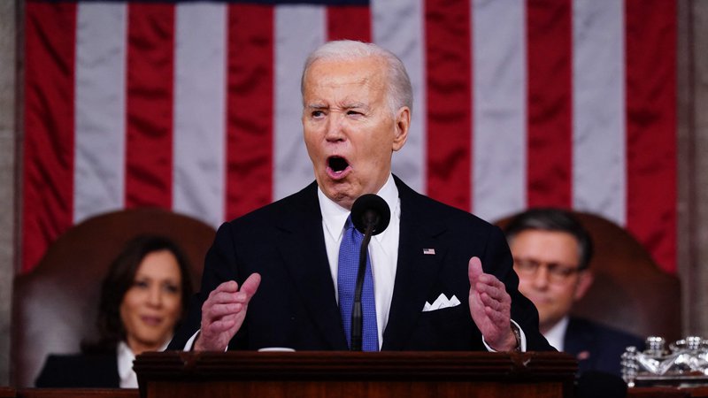 Fotografija: Demokratski predsednik Joe Biden je odločno zagovarjal svojo politiko in prihodnje načrte. FOTO: Shawn Thew/AFP