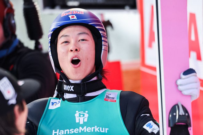 Japonec Rjoju Kobajaši se je takole veselil zmage v Trondheimu. FOTO: Geir Olsen/AFP