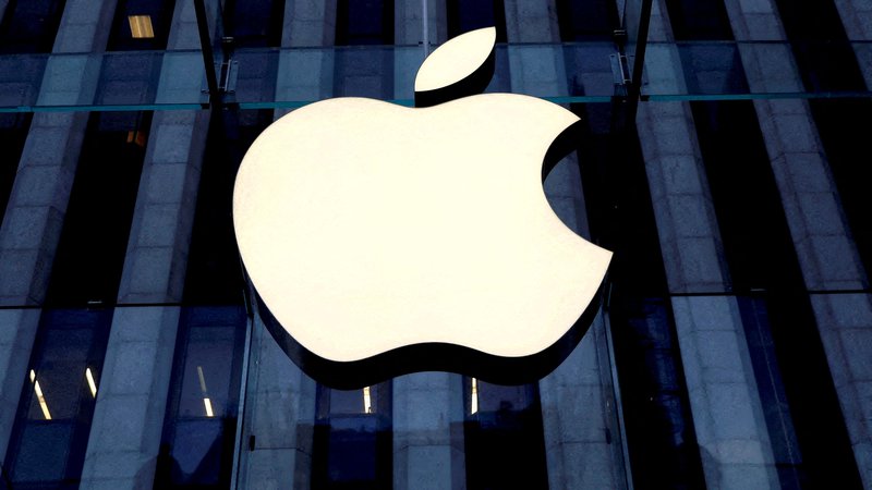 Fotografija: Podjetju Apple grozi tožba. FOTO: Mike Segar/Reuters