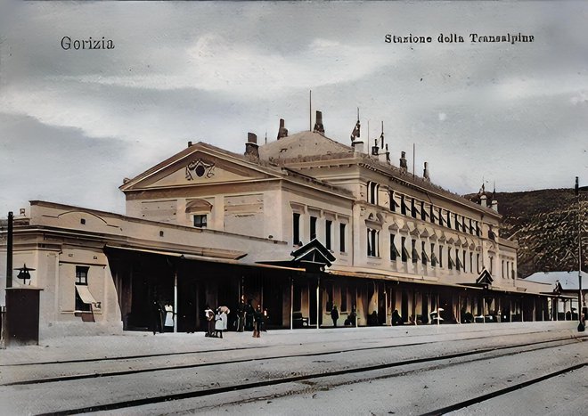 Razglednica s podobo postaje iz začetka 20. stoletja FOTO: Arhiv Slovenskih železnic