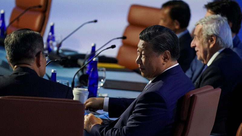 Fotografija: Videti je bilo, da se Xi Jinping najbolje počuti v družbi ameriških gospodarstvenikov, ker se z njimi dobro razume. FOTO: Loren Elliott/Reuters