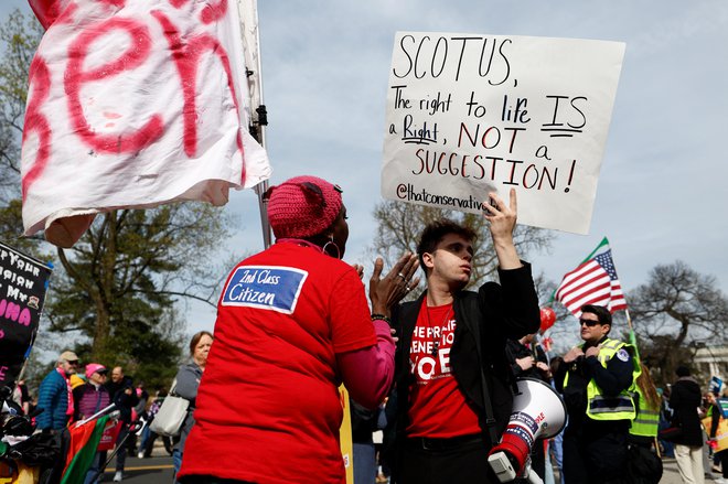 Protestniki proti pravici do splava v Washingtonu marca letos. FOTO: Evelyn Hockstein/Reuters