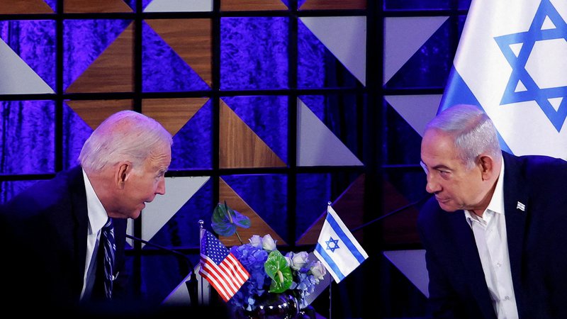 Fotografija: FILE PHOTO: U.S. President Joe Biden attends a meeting with Israeli Prime Minister Benjamin Netanyahu, as he visits Israel amid the ongoing conflict between Israel and Hamas, in Tel Aviv, Israel, October 18, 2023. REUTERS/Evelyn Hockstein/File Photo