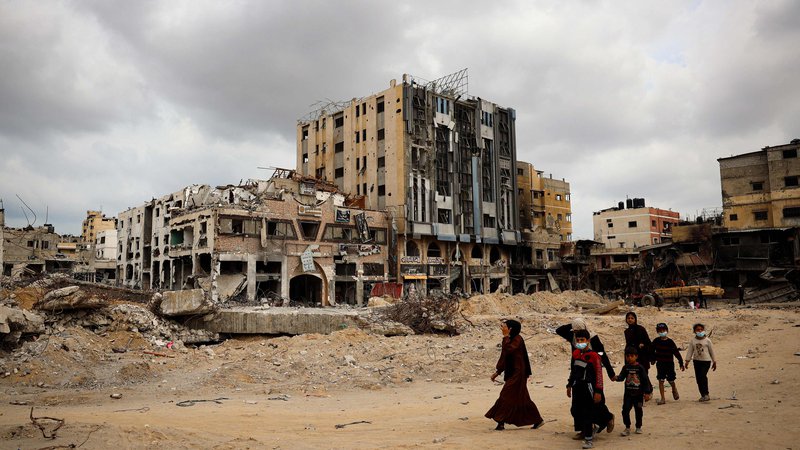 Fotografija: Izrael v Han Junisu – tako kot v uničenem severnem in opustošenem srednjem delu Gaze – ni dosegel svojih vojaških ciljev. FOTO: AFP