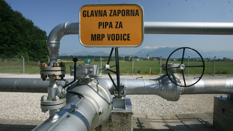 Fotografija: Plinovodnega omrežja ni treba kar odpisati zaradi malenkostnega zmanjšanja porabe plina. FOTO: Uroš Hočevar