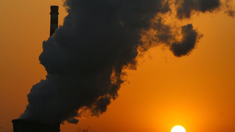 Fotografija: Prelaganje odgovornosti na druge po besedah vodje programa ZN za podnebje Simona Stiella ni prava strategija za reševanje podnebne krize, ki bo »zdesetkala vsa gospodarstva G20 in je že začela kazati zobe«. FOTO: David Gray/Reuters