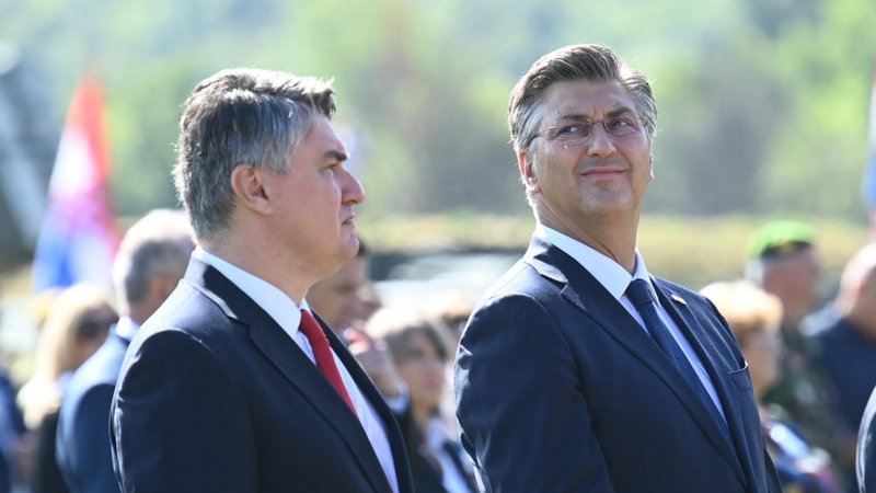 Fotografija: Predsednik republike Zoran Milanović (levo), kot kaže, premieru Andreju Plenkoviću ne bo preprečil še enega mandata. Foto Tom Dubravec/Cropix