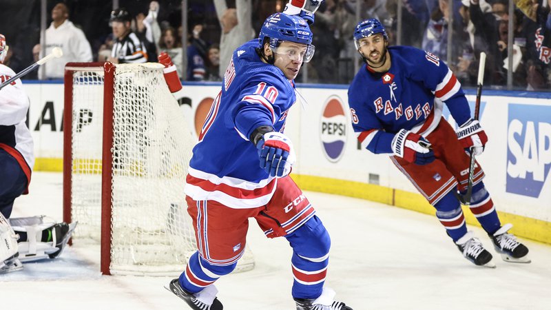 Fotografija: New York Rangers je končnico v NHL začel z zmago proti Washingtonu, Artemi Panarin je bil strelec enega od šptirih golov. FOTO: Wendell Cruz/Reuters