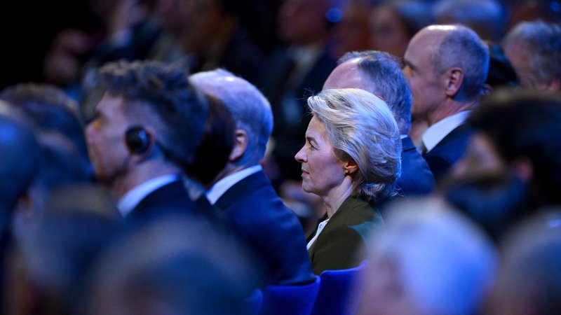 Fotografija: Predsednica Evropske komisije Ursula von der Leyen je danes v videonagovoru čestitala Sloveniji ob 20. obletnici vstopa v Evropsko unijo. FOTO: Annegret Hilse/Reuters