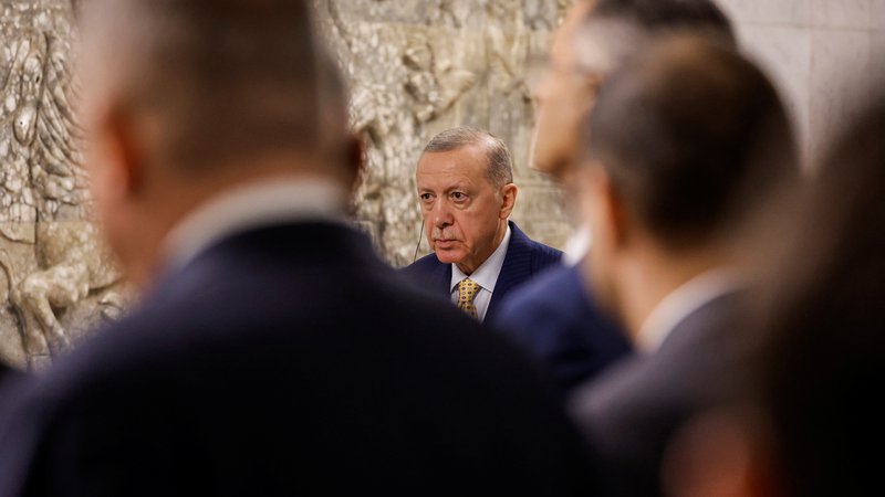 Fotografija: Predsednik Erdoğan in njegova vlada sta bila zadnjega pol leta tarča pogostih očitkov, da je njuna politika do judovske države premila. FOTO: Thaier Al-sudani/Reuters