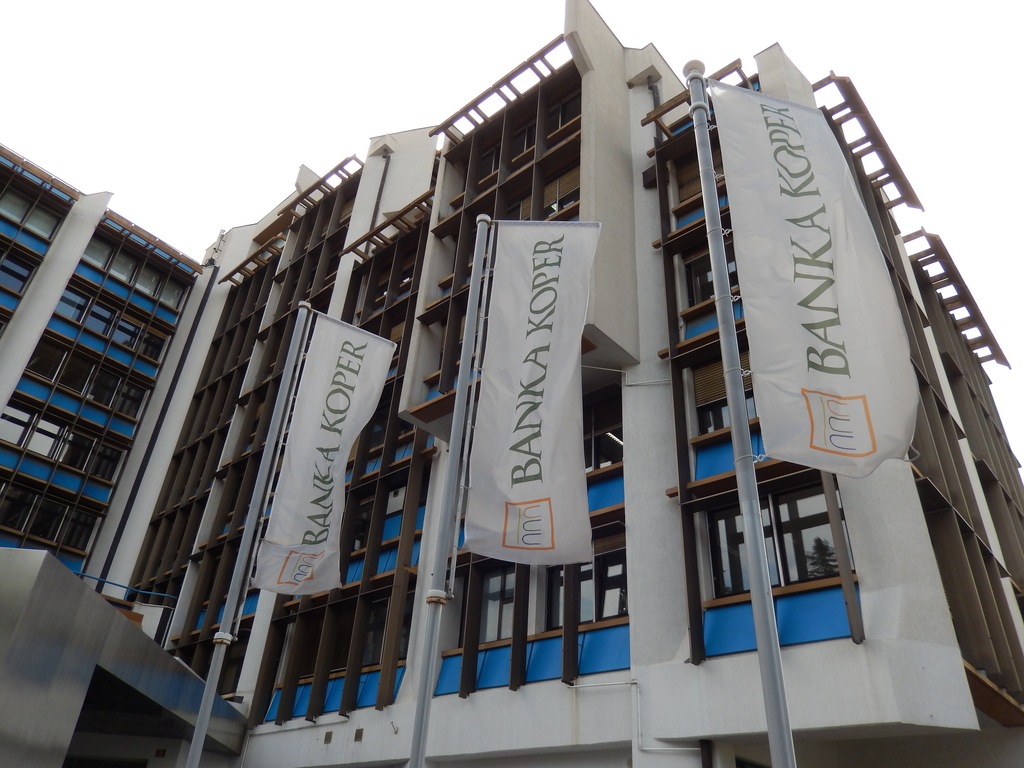 Banka Koper spreminja ime v Intesa Sanpaolo Bank