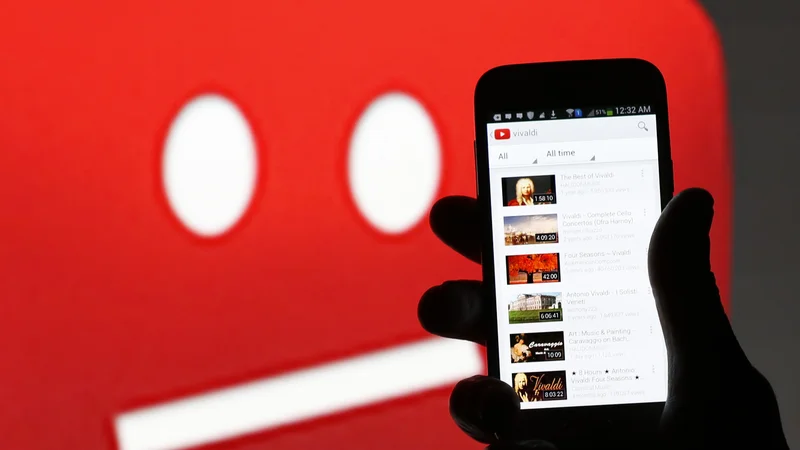Fotografija: Kanala T- series in PewDiePie drug drugemu sicer nista konkurenca, a prestiž je vendarle prestiž. FOTO: Dado Ruvić/Reuters