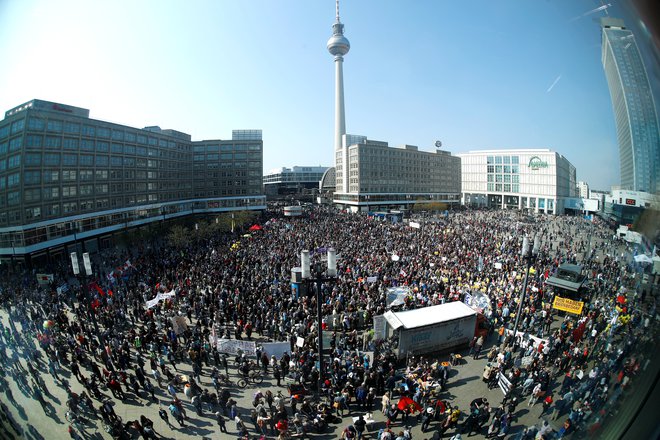 Protest v Berlinu. FOTO: Fabrizio Bensch/Reuters