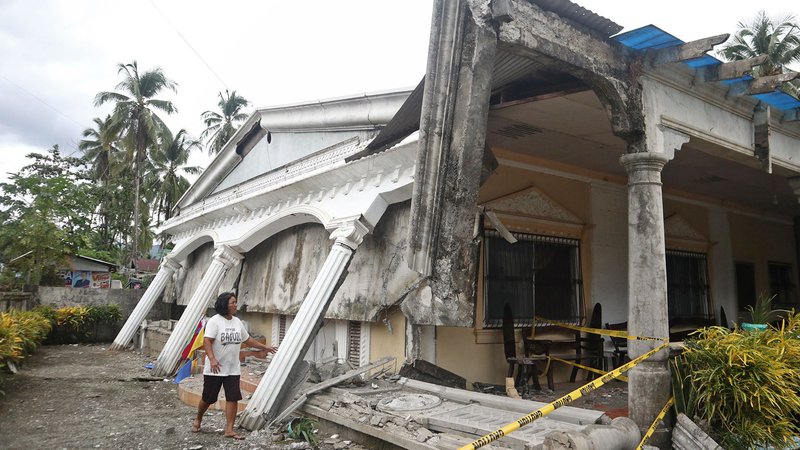 Fotografija: Nekaj šibkejši potres je že včeraj prestrašil prebivalce otoka Mindanao na jugu Filipinov. FOTO: Erwin Mascarinas/AFP