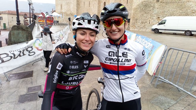 Vuelta a Burgos - pred startom 3. etape s prijateljico Jeleno Erić. Foto: osebni Arhiv