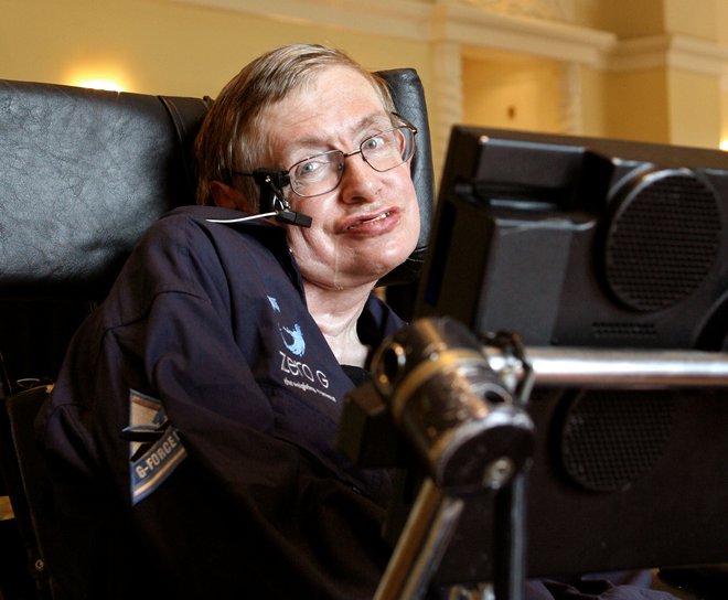 Najbolj znani bolnik z ALS je bil angleški fizik Stephen Hawking, ki je umrl marca lani. FOTO: Reuters