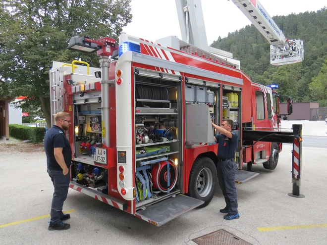 Gasilci bodo od zdaj spoštovali le pogodbo, podpisano z upravo za zaščito in reševanje. FOTO: Bojan Rajšek/Delo