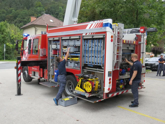 Gasilci bodo od zdaj spoštovali le pogodbo, podpisano z upravo za zaščito in reševanje. FOTO: Bojan Rajšek/Delo