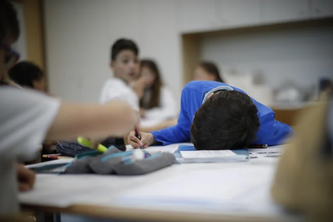 Odstotku otrok z vedenjskimi motnjami diagnosticirajo brezčutne neobčutljive poteze. Te se lahko razvijejo v psihopatijo. (Fotografija je simbolična.) FOTO: Uroš Hočevar