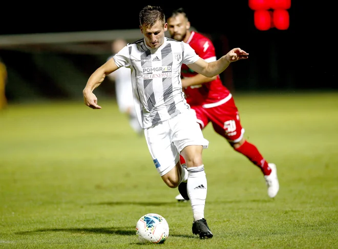 Prekmurski Gorenjec Klemen Šturm je eden od najbolj zanesljivih mož Mure v tej sezoni. FOTO: Roman Šipić/Delo