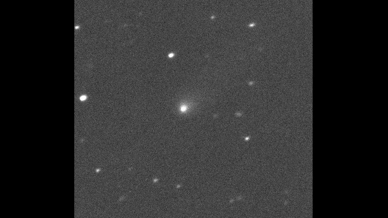 Fotografija: Tako je bil komet videti 10. septembra s teleskopom na Havajih. FOTO: Canada-France-Hawaii Telescope