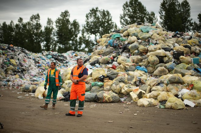 Okoljsko področje so letos zaznamovale težave s skladiščenjem odpadkov. FOTO: Jure Eržen/Delo
