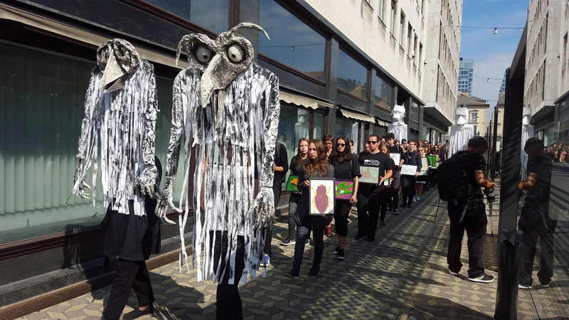 Fotografija: Žalna slovesnost za izginule vrste. FOTO: Borut Tavčar