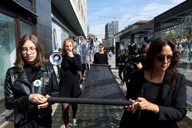 Žalna slovesnost izumrlim vrstam Foto Nejc Trampuz