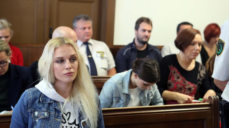 Fotografija: Adlešičevi in njenemu partnerju Abramovu grozi do osem let zapora. FOTO: Igor Mali
