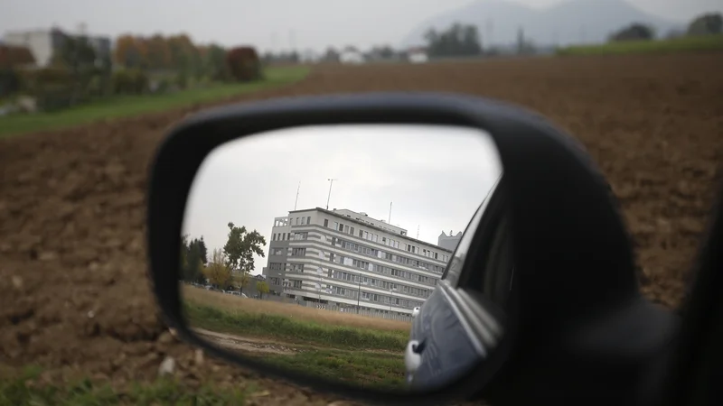 Fotografija: Odnos med Knovsom in Sovo je v zadnjih tednih napet. FOTO: Blaž Samec/Delo