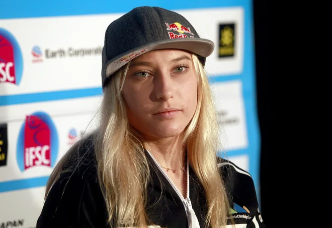 Janja Garnbret je letos serijsko zmagovala. Po koncu sezone za svetovni pokal na Japonskem bosta z Mio Krampl nastopili še na OP Kitajske. FOTO: Roman Šipić