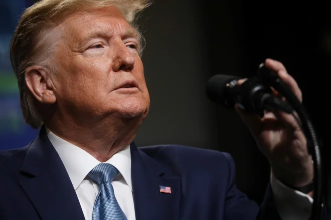 Trump je obljubil &raquo;velik zid, tak, ki bo res deloval, ne boš mogel niti nad niti pod njim.&laquo; FOTO: Leah Millis/Reuters