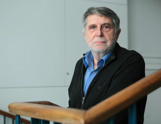 »Ob neposrednih sledeh jezikovnega dela protestantov naj spomnim na besedi tovariš in poklic. V besedi tovariš bi nekateri hoteli videti komunistično izmišljotino. Trubar jo v<em> Cerkovni ordningi</em> uporablja, ko v protestantsko krščanskem duhu