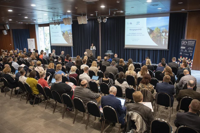 Na konferenci so razpravljali številni domači in tuji strokovnjaki. FOTO: Bor Slana