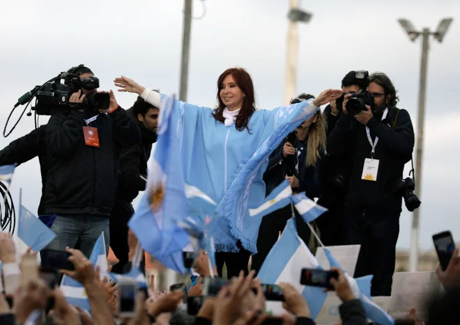 Cristina Fernández de Kirchner je bila večji del volilne kampanje odsotna. FOTO: Ricardo Moraes/Reuters