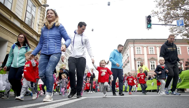 200 metrov je dolga proga Lumpi teka. FOTO: Roman Šipić/Delo