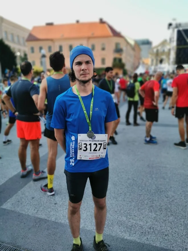 Poskrbljeno je za vse: od narekovalcev tempa in štartnih con, kamor se postaviš na začetku, do oskrbe s hrano in pijačo med tekom, je dejal Klemen Hribernik. Foto Lucijan Zalokar
