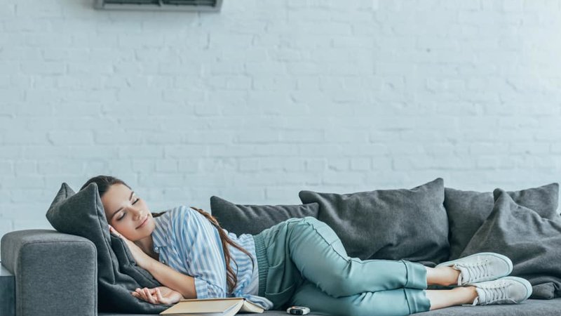 Fotografija: Popoldanski spanec zmanjša zaspanost zvečer in lahko zažene začarani krog nespečnosti. Foto: Shutterstock
