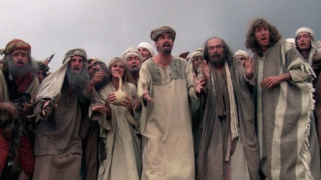 Člani Monty Pythona so v <em>Brianovem živjenju</em> ustvarili pesem, ki je v Veliki Britaniji pogrebna himna. FOTO: IMDB