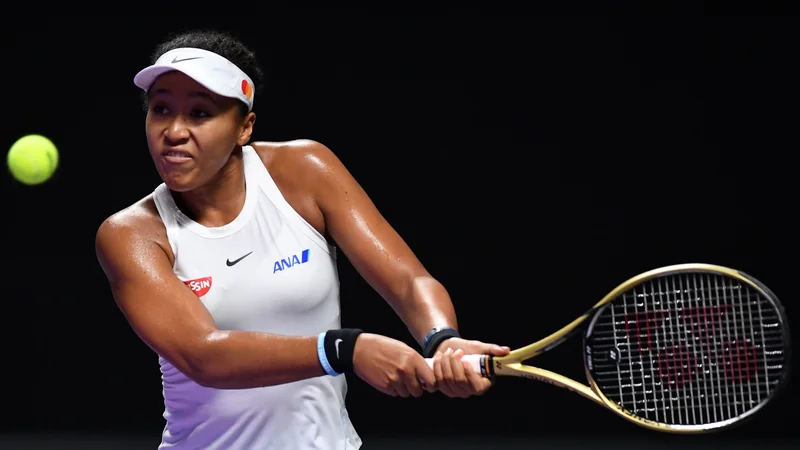 Fotografija: Težave z ramo so se za Naomi Osaka začele 6. oktobra med dvobojem z Ashleigh Barty. FOTO: AFP