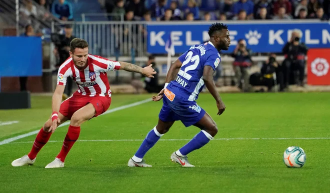 Madridski Atletico, drugouvrščeni v španskem prvenstvu, se iz Baskije, kjer je gostoval pri Alavesu, domov vrača z remijem. FOTO: Reuters