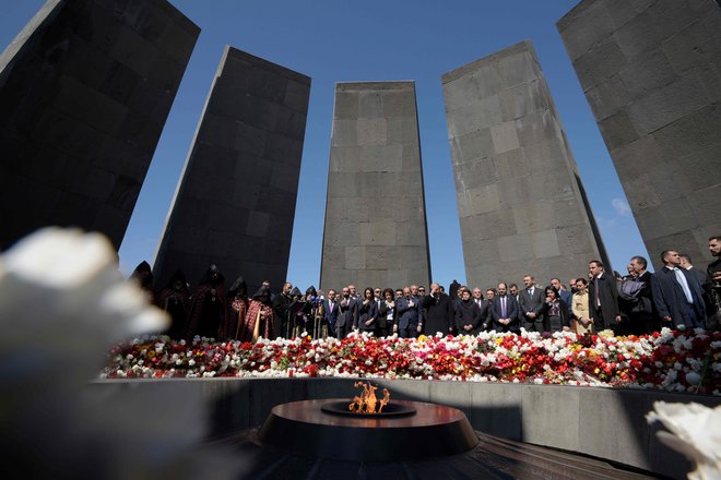 Armenci trdijo, da je bilo množično pobijanje pripadnikov njihovega naroda v letih 1915-1917 genocid, kar priznava okoli 30 držav. FOTO: Karen Minasyan/AFP