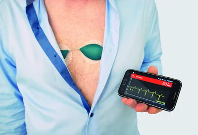 <strong>SAVVY EKG</strong> meri napetost med dvema elektrodama, nameščenima na telo v bližini srca. FOTO: Borut Živulovič