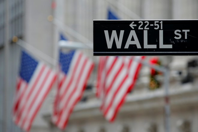 Kandidatka zbuja­ skrb na Wall Streetu in v upravah največjih ameriških korporacij. Foto Andrew Kelly/Reuters