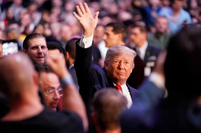 Če bo senat končal razreševanje ameriškega predsednika Donalda Trumpa, je vprašanje, kdo bo njegov izzivalec na volitvah. FOTO: Reuters