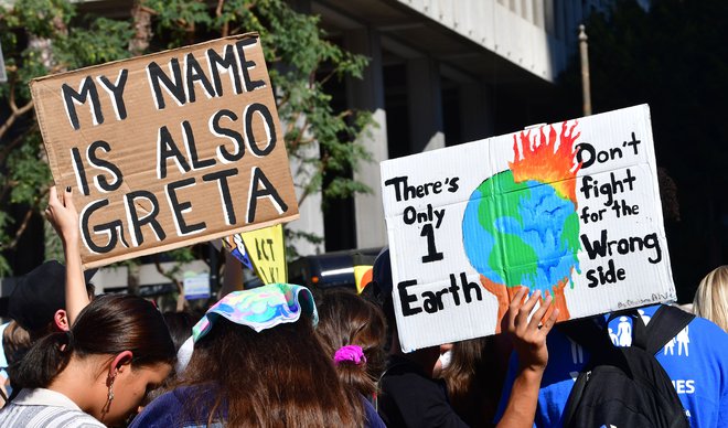 V ZDA se je Greta Thunberg udeležila tudi podnebnih protestov, kot je bil ta septembra v Los Angelesu. FOTO: Frederic J. Brown/AFP