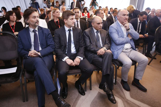 Po mnenju Zdravka Marića (drugi z leve) bo tako kot doslej eno glavnih gonil rasti hrvaškega BDP domače povpraševanje. FOTO: Marko Todorov/ Cropix