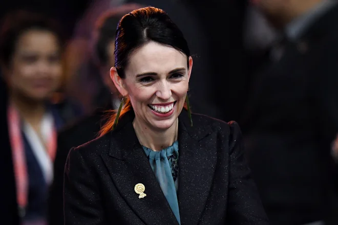 Novozelandska premierka Jacinda Ardern si prizadeva za brezogljično Novo Zelandijo do leta 2050. FOTO: Lillian Suwanrumpha/AFP